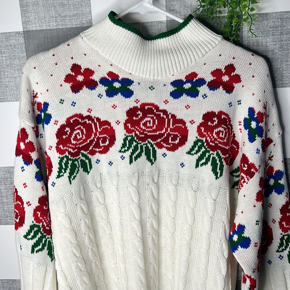 VTG knitted Woman’s Sweater - Picture 2 of 5